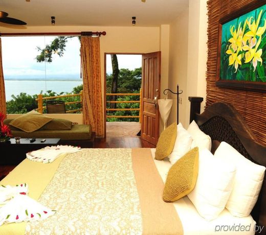 Issimo Suites (Adults Only)