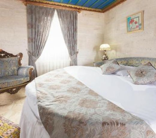 Hermes Cave Hotel