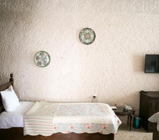 Hermes Cave Hotel