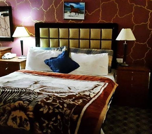 New MerryLand Hotel
