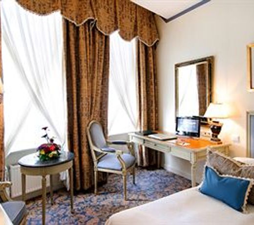 Grand Palace Hotel