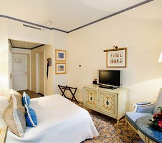 Grand Palace Hotel