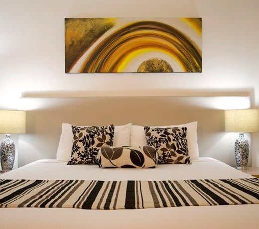 Central Cosmo Apartment Hotel