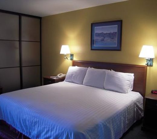 Voyager Resort Inn
