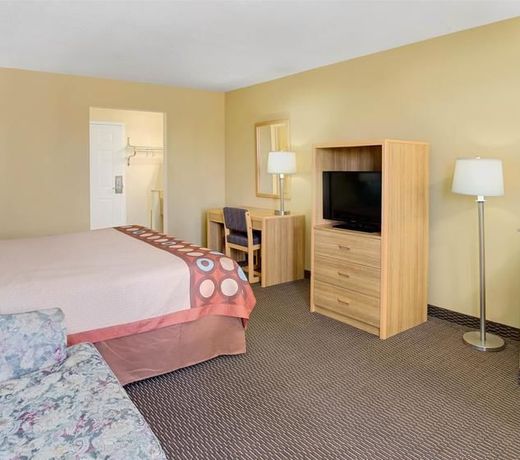 Super 8 by Wyndham Tucson/Grant Road Area AZ