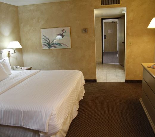 Ramada by Wyndham Viscount Suites Tucson East