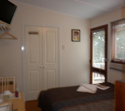 99 Kirkland Bed & Breakfast