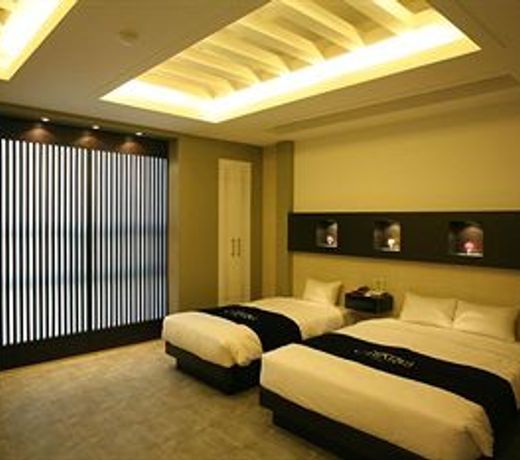 Charis Hotel