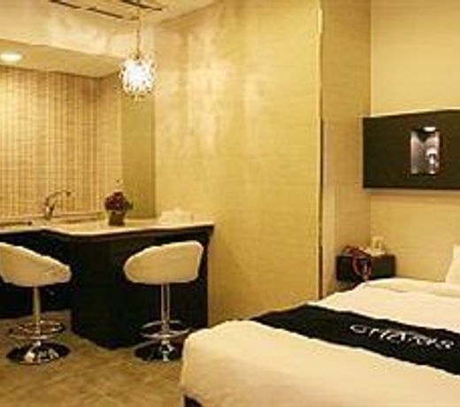 Charis Hotel