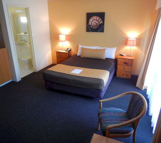 Mt Ommaney Hotel Apartments