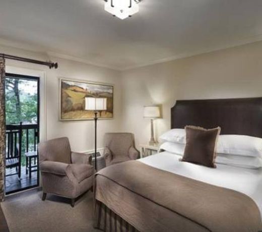 200 Main by Old Edwards Hospitality