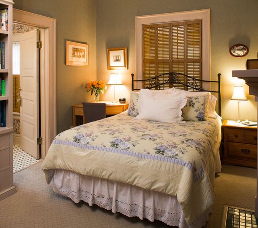 North Lodge on Oakland Bed and Breakfast