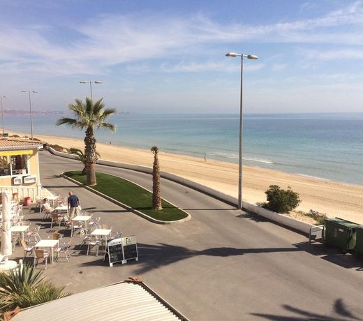 Explore Costa Blanca from a Family Friendly Holiday Home