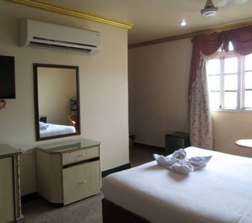 IK London Residency by OYO Rooms