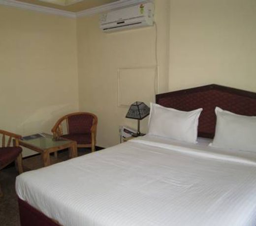 IK London Residency by OYO Rooms