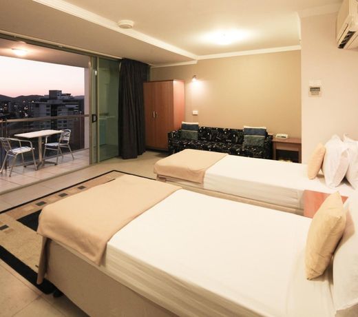 Astor Metropole Hotel