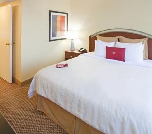 Crowne Plaza Arlington, an IHG Hotel