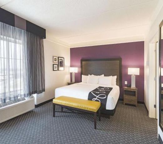 La Quinta by Wyndham Arlington North 6 Flags Dr
