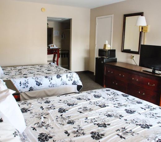 R Nite Star Inn and Suite -Home of the Cowboys & Rangers