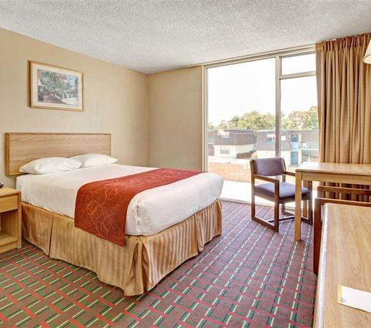 Days Inn by Wyndham Arlington Six Flags/AT&T Stadium