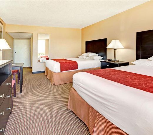 Days Inn by Wyndham Arlington Six Flags/AT&T Stadium