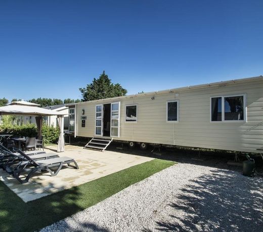 Holiday Marina Resort