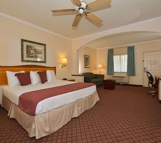 Arbor Suites Medical Mile