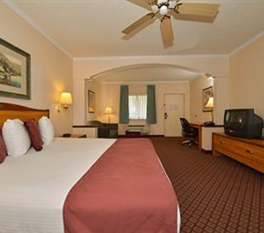 Arbor Suites Medical Mile