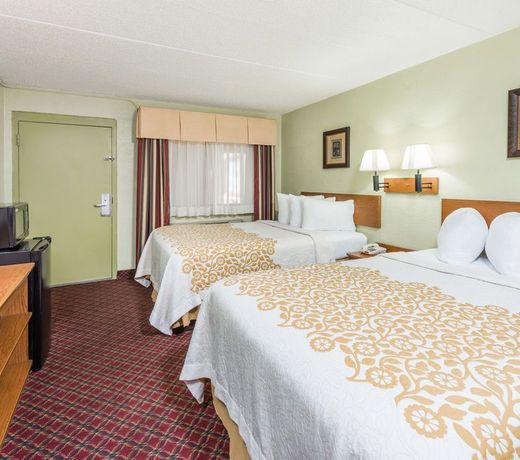 Days Inn & Suites by Wyndham Springfield on I-44
