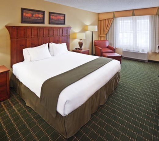 The Q Hotel & Suites
