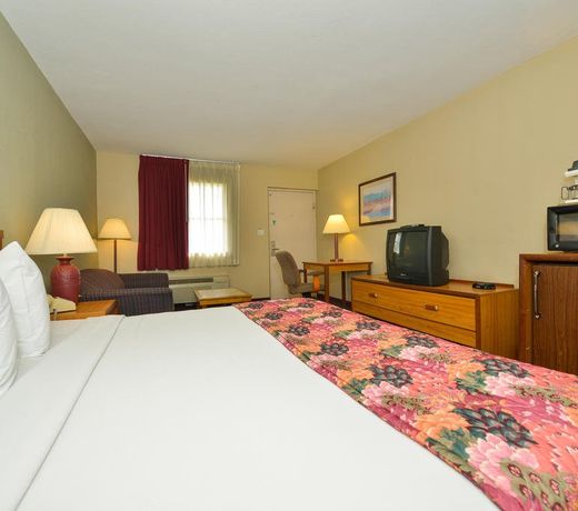 Lamplighter Inn and Suites - North