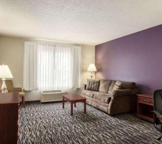 Baymont by Wyndham Springfield I-44