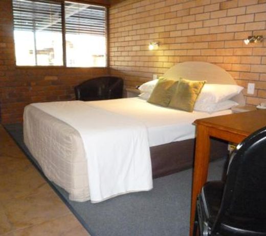 Castle Motor Lodge