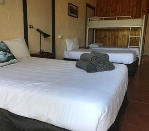 Birch Motel Bowen