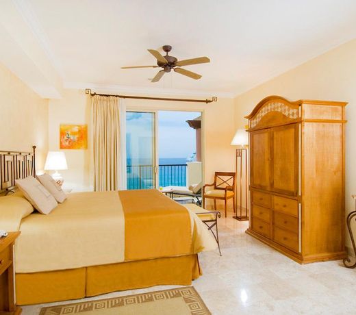 Villa Del Arco Beach Resort &amp; Spa
