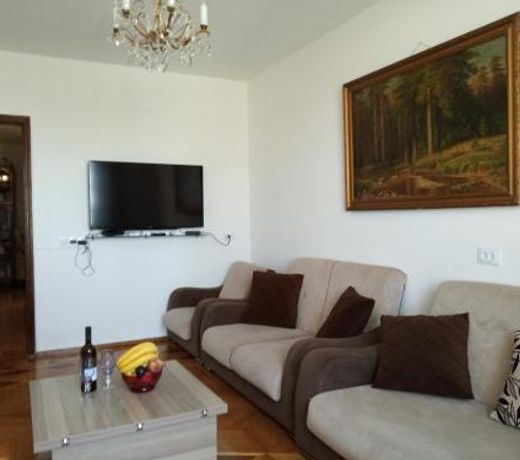 On Khimshiashvili Apartment