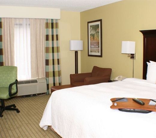 Hampton Inn Naples-Central