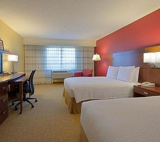 Courtyard by Marriott - Naples