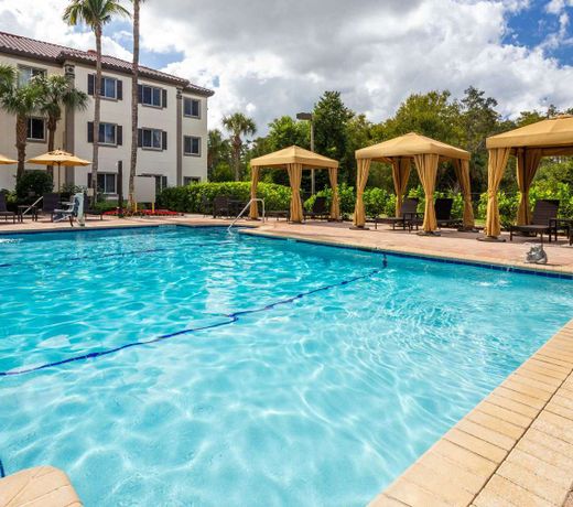 Hawthorn Suites by Wyndham Naples