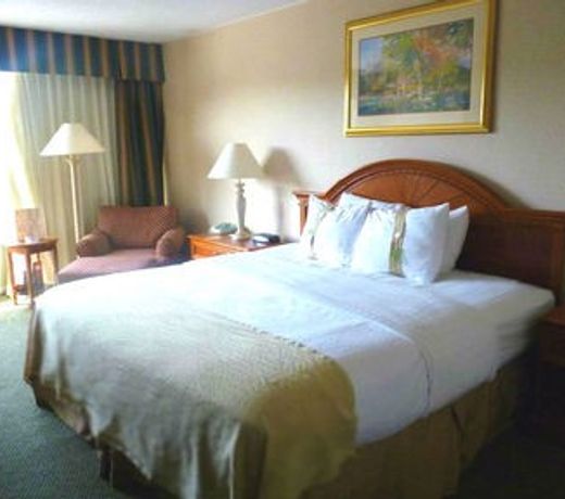 Armstrong Inn and Suites
