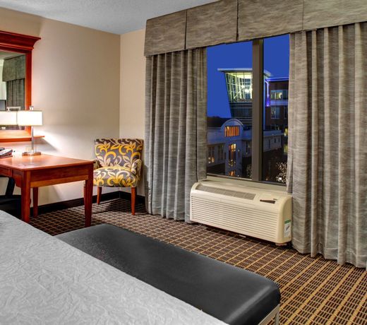 Hampton Inn & Suites Greenville-Downtown-Riverplace