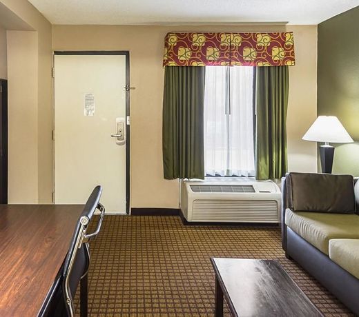 Quality Inn & Suites Greenville - Haywood Mall