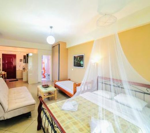 SEMIRAMIS SUITES with pool and private jacuzzi