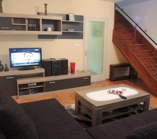 Apartment In Centre for 7