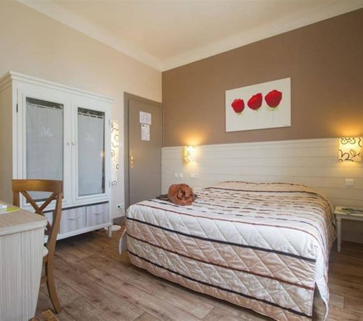 LOGIS Hotel Majestic Chatelaillon Plage - La Rochelle