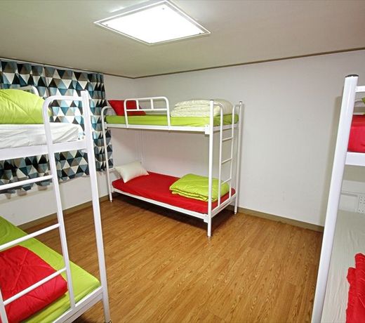 Zzzip Guest House