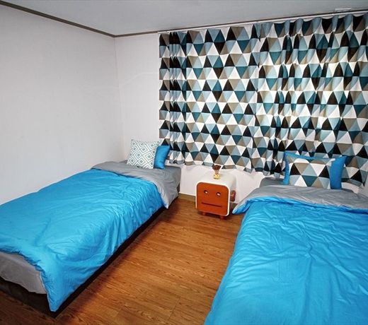 Zzzip Guest House