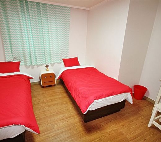 Zzzip Guest House