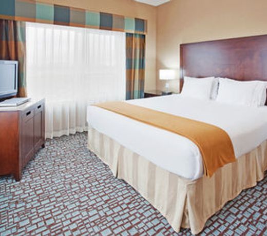 Holiday Inn Express & Suites Salinas, an IHG Hotel