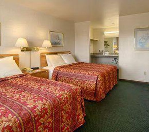 DAYS INN SALINAS AIRPORT